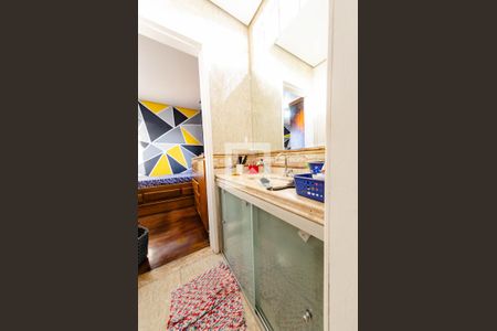 Casa à venda com 450m², 3 quartos e 5 vagas Casa à venda com 450m², 3 quartos e 5 vagasBanheiro da suíte 2