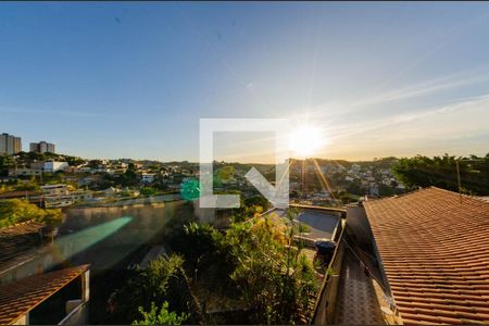 Casa à venda com 450m², 3 quartos e 5 vagas Casa à venda com 450m², 3 quartos e 5 vagasVista