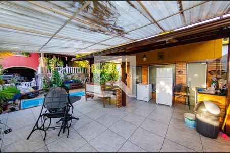 Casa à venda com 450m², 3 quartos e 5 vagas Casa à venda com 450m², 3 quartos e 5 vagasÁrea de churrasqueira