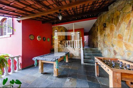 Casa à venda com 450m², 3 quartos e 5 vagas Casa à venda com 450m², 3 quartos e 5 vagasVaranda