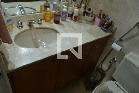 Apartamento à venda com 72m², 2 quartos e 1 vaga Apartamento à venda com 72m², 2 quartos e 1 vagaBanheiro da Suíte