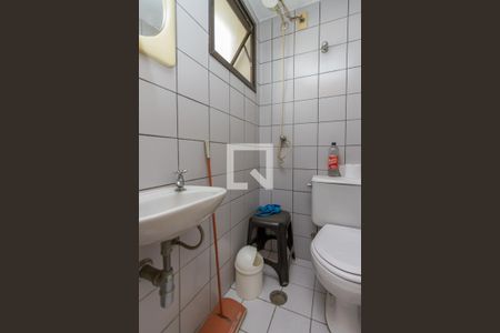 Apartamento para alugar com 80m², 3 quartos e 2 vagasBanheiro de Serviço