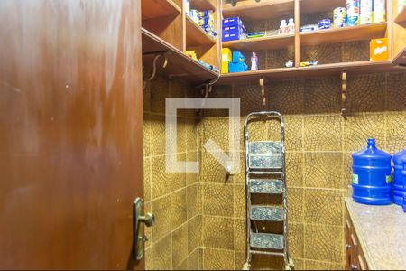 Casa para alugar com 750m², 5 quartos e 5 vagasDespensa