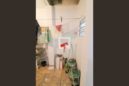 Casa à venda com 40m², 2 quartos e 2 vagas Casa à venda com 40m², 2 quartos e 2 vagasLavanderia