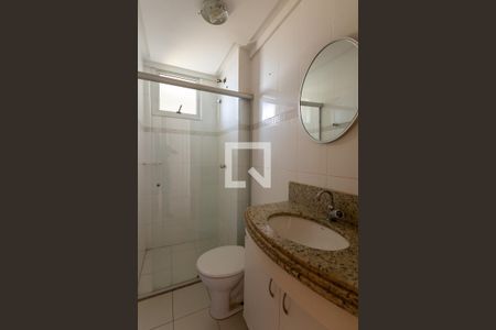 Banheiro de apartamento para alugar com 3 quartos, 76m² em Parque Amazônia, Goiânia