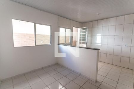 Sala de estar de casa para alugar com 1 quarto, 20m² em Taboão, Diadema