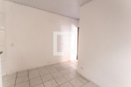 Sala de estar de casa para alugar com 1 quarto, 20m² em Taboão, Diadema