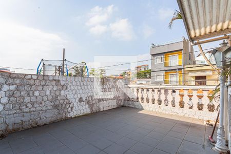 Casa à venda com 200m², 2 quartos e 1 vaga Casa à venda com 200m², 2 quartos e 1 vagaVaranda