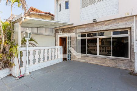 Casa à venda com 200m², 2 quartos e 1 vaga Casa à venda com 200m², 2 quartos e 1 vagaVaranda