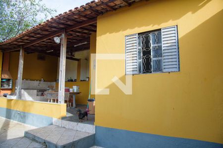 Casa à venda com 180m², 3 quartos e 2 vagas Casa à venda com 180m², 3 quartos e 2 vagasCasa dos Fundos