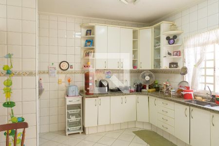 Casa à venda com 180m², 3 quartos e 2 vagas Casa à venda com 180m², 3 quartos e 2 vagasCozinha