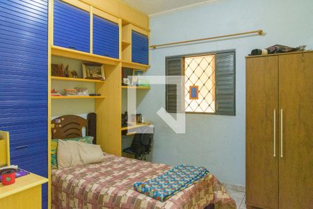 Casa à venda com 180m², 3 quartos e 2 vagas Casa à venda com 180m², 3 quartos e 2 vagasQuarto 2