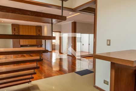 Casa para alugar com 411m², 4 quartos e 5 vagasSala