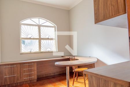 Casa para alugar com 411m², 4 quartos e 5 vagasQuarto1 