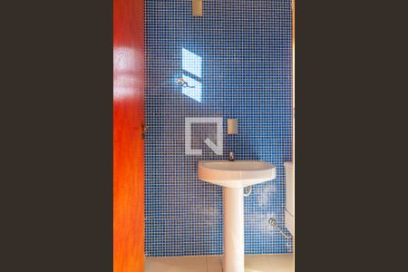 Casa para alugar com 411m², 4 quartos e 5 vagasBanheiro da Área da Churrasqueira