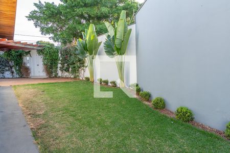 Casa para alugar com 411m², 4 quartos e 5 vagasÁrea de Gramado- Frente 