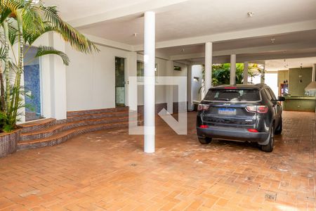 Casa para alugar com 411m², 4 quartos e 5 vagasGaragem/Quintal
