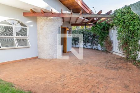Casa para alugar com 411m², 4 quartos e 5 vagasFachada Interna