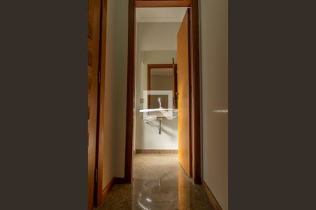 Casa para alugar com 411m², 4 quartos e 5 vagasCorredor Lavabo