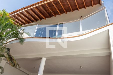 Casa para alugar com 411m², 4 quartos e 5 vagasFachada - Sacada