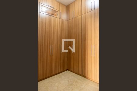 Casa para alugar com 411m², 4 quartos e 5 vagasCloset Suíte 1