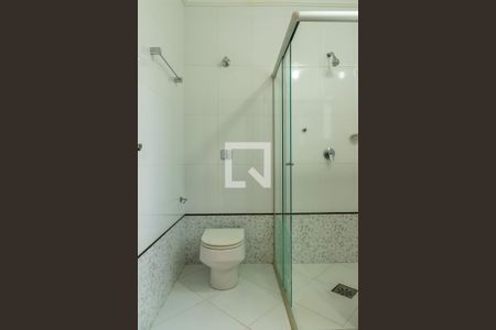 Casa para alugar com 411m², 4 quartos e 5 vagasBanheiro Suite2