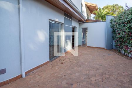 Casa para alugar com 411m², 4 quartos e 5 vagasQuintal da frente da Sala 