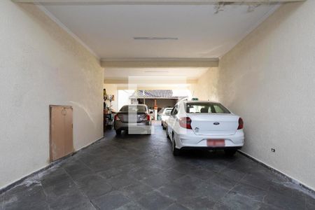 Casa para alugar com 250m², 1 quarto e 8 vagas Casa para alugar com 250m², 1 quarto e 8 vagasGaragem