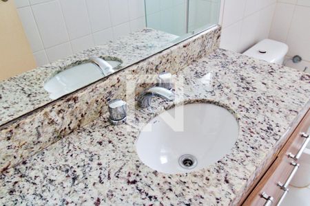 Banheiro de apartamento para alugar com 3 quartos, 86m² em Lar São Paulo, São Paulo