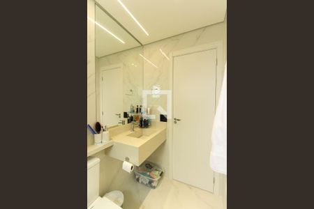 Apartamento à venda com 106m², 2 quartos e 2 vagas Apartamento à venda com 106m², 2 quartos e 2 vagasBanheiro da Suíte 1