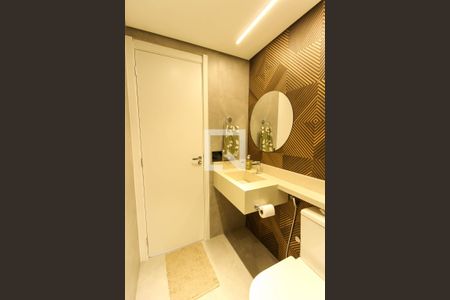 Apartamento à venda com 106m², 2 quartos e 2 vagas Apartamento à venda com 106m², 2 quartos e 2 vagasBanheiro da Suíte 2