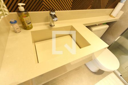 Apartamento à venda com 106m², 2 quartos e 2 vagas Apartamento à venda com 106m², 2 quartos e 2 vagasDetalhe Banheiro da Suíte 2