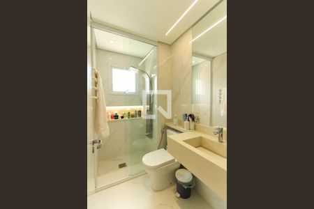 Apartamento à venda com 106m², 2 quartos e 2 vagas Apartamento à venda com 106m², 2 quartos e 2 vagasBanheiro da Suíte 1