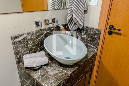 Apartamento à venda com 83m², 3 quartos e 2 vagasDetalhe Banheiro