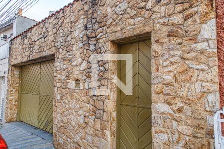 Casa à venda com 147m², 2 quartos e 4 vagas Casa à venda com 147m², 2 quartos e 4 vagasFachada