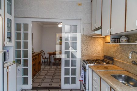 Casa à venda com 147m², 2 quartos e 4 vagas Casa à venda com 147m², 2 quartos e 4 vagasCozinha