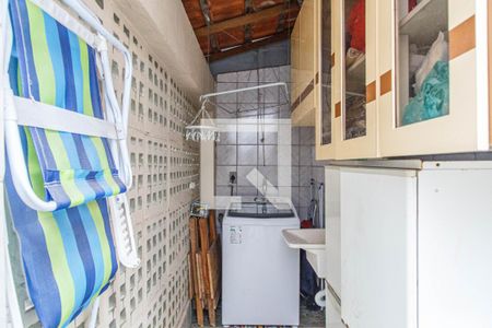 Casa à venda com 147m², 2 quartos e 4 vagas Casa à venda com 147m², 2 quartos e 4 vagasÁrea de Serviço