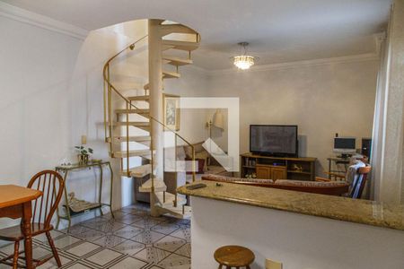 Casa à venda com 147m², 2 quartos e 4 vagas Casa à venda com 147m², 2 quartos e 4 vagasSala