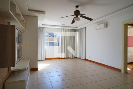 Sala de apartamento para alugar com 3 quartos, 150m² em Floresta, Porto Alegre