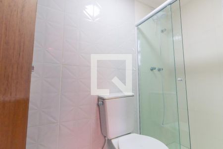 Apartamento à venda com 67m², 3 quartos e 1 vaga Apartamento à venda com 67m², 3 quartos e 1 vagaBanheiro da suíte
