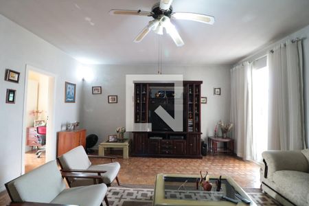 Sala de TV de casa à venda com 3 quartos, 220m² em Vila Diva (zona Leste), São Paulo