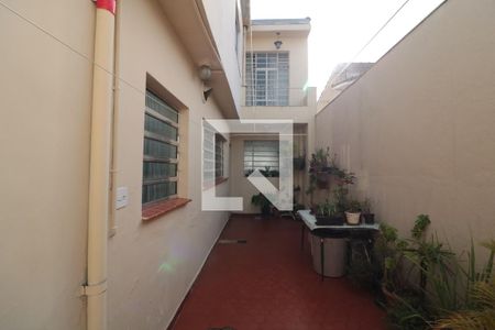 Casa à venda com 220m², 3 quartos e 2 vagasQuintal