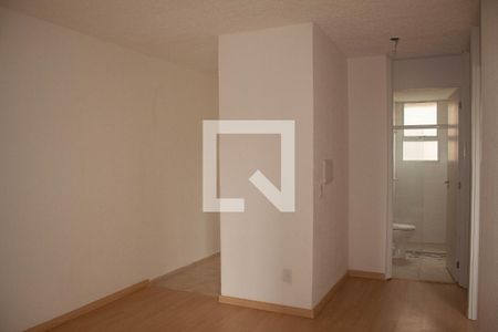 Sala de apartamento para alugar com 2 quartos, 48m² em Bom Pastor, Belford Roxo