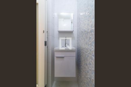 Lavabo de apartamento para alugar com 3 quartos, 83m² em Liberdade, São Paulo