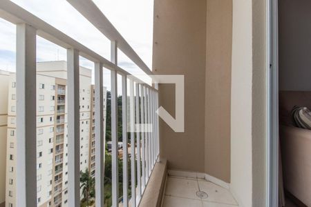 Sacada de apartamento para alugar com 3 quartos, 68m² em Jardim Tupanci, Barueri