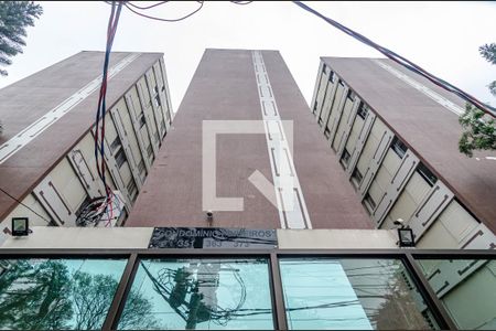 Apartamento para alugar com 65m², 2 quartos e sem vagaFachada