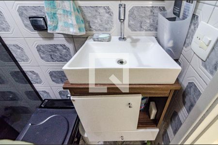 Apartamento para alugar com 65m², 2 quartos e sem vagaBanheiro