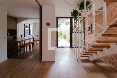 Casa à venda com 349m², 3 quartos e 2 vagasCorredor/Escada