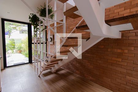 Casa à venda com 349m², 3 quartos e 2 vagasCorredor/Escada