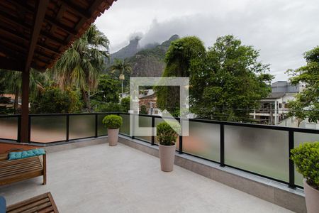 Casa à venda com 349m², 3 quartos e 2 vagasVaranda Quarto 4